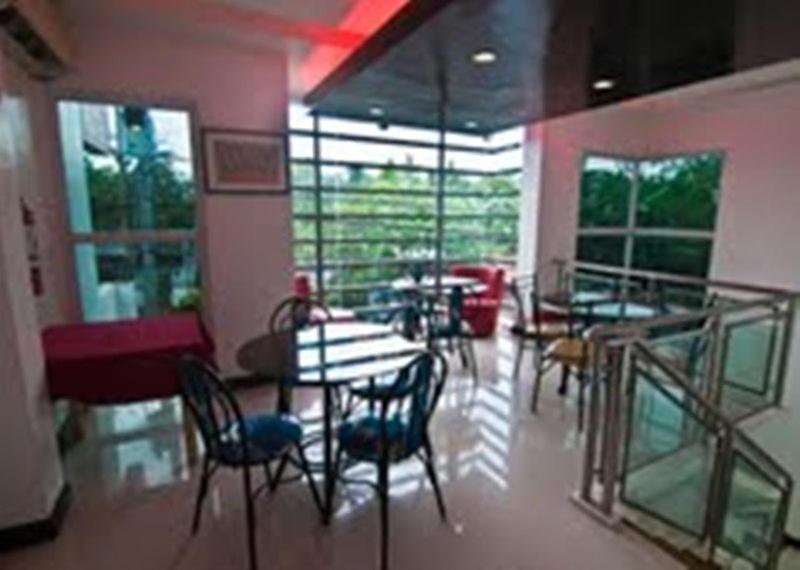 Asog County Hotel Iriga City Exterior photo