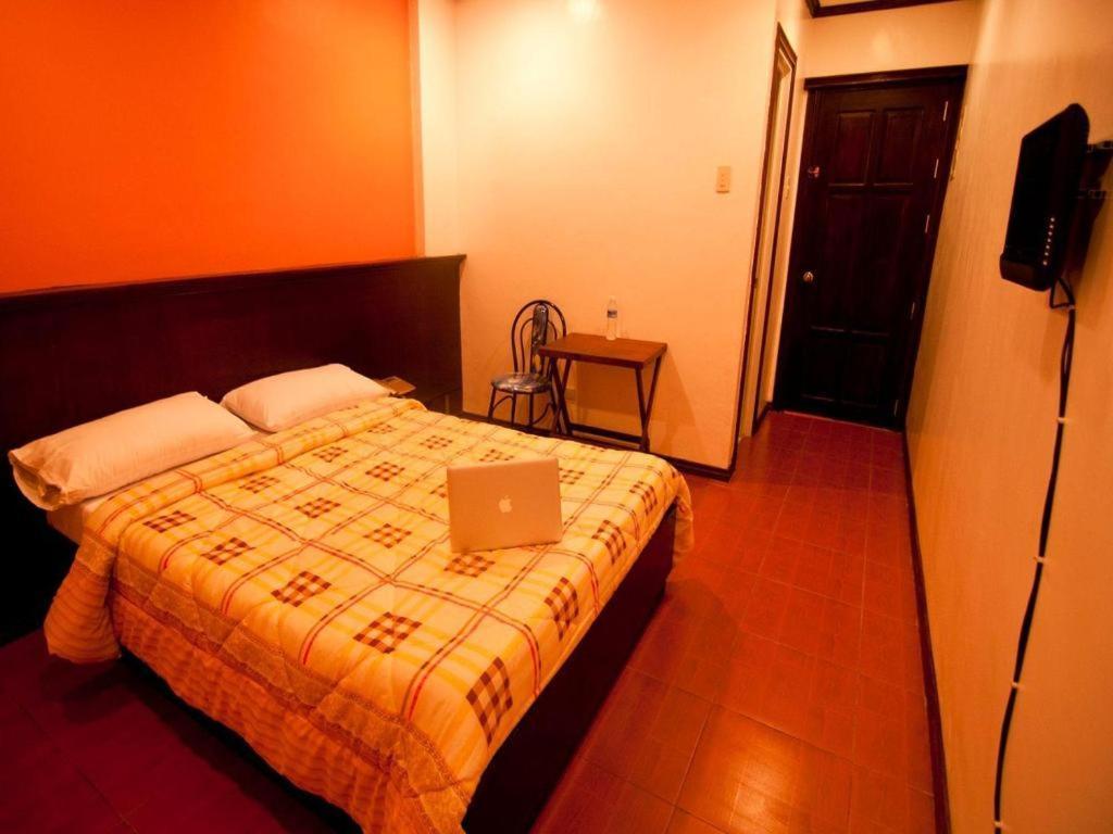 Asog County Hotel Iriga City Exterior photo