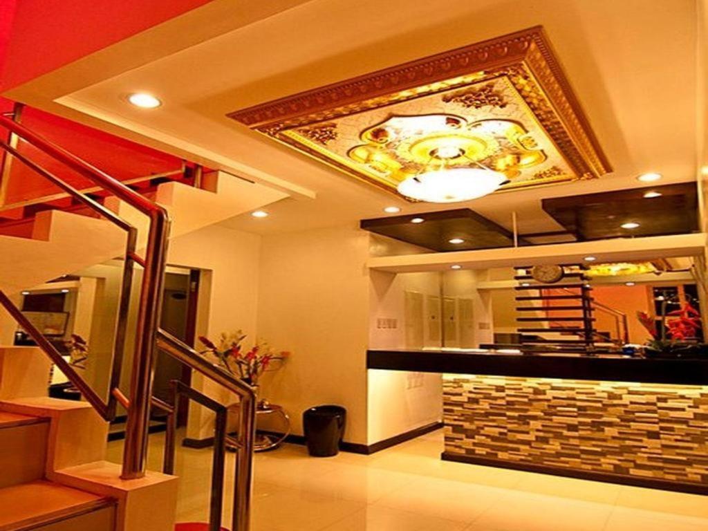 Asog County Hotel Iriga City Exterior photo