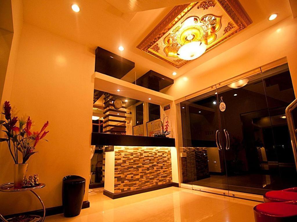 Asog County Hotel Iriga City Exterior photo